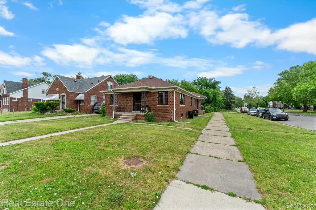 5200 Chalmers Street Detroit City MI 48213
