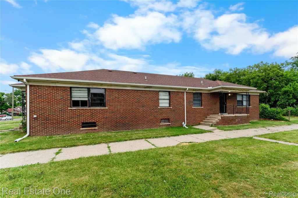 5200 Chalmers Street Detroit City MI 48213