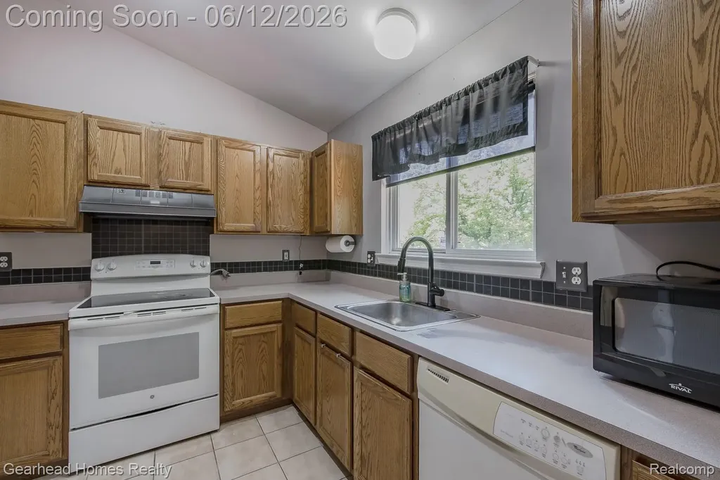 1062 Princeton Drive Waterford Charter Township MI 48327