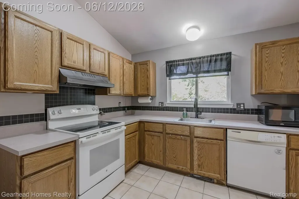 1062 Princeton Drive Waterford Charter Township MI 48327