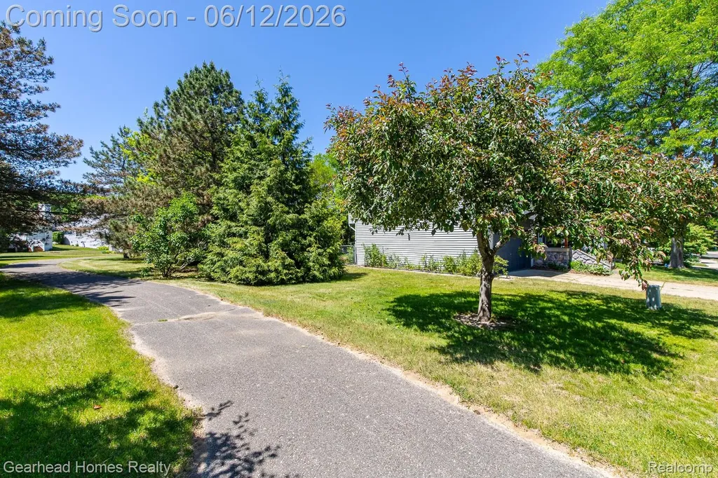 1062 Princeton Drive Waterford Charter Township MI 48327