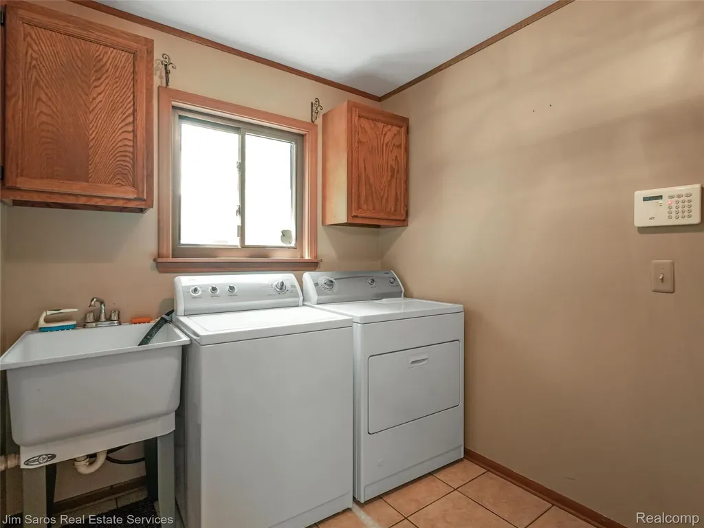 40252 Aynesley Street Clinton Charter Township MI 48038