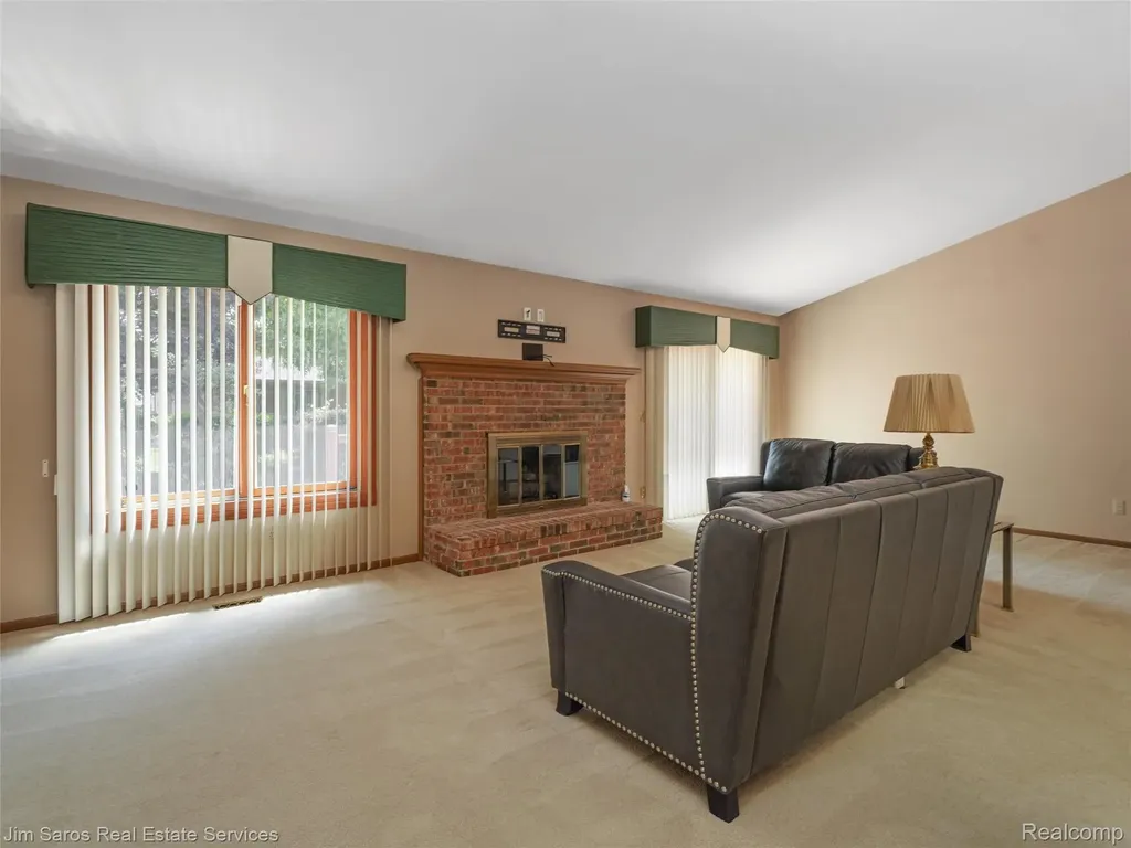 40252 Aynesley Street Clinton Charter Township MI 48038