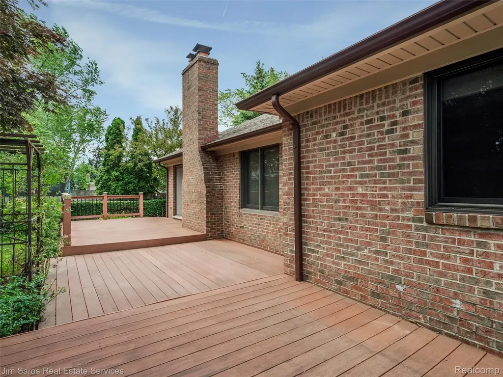 40252 Aynesley Street Clinton Charter Township MI 48038