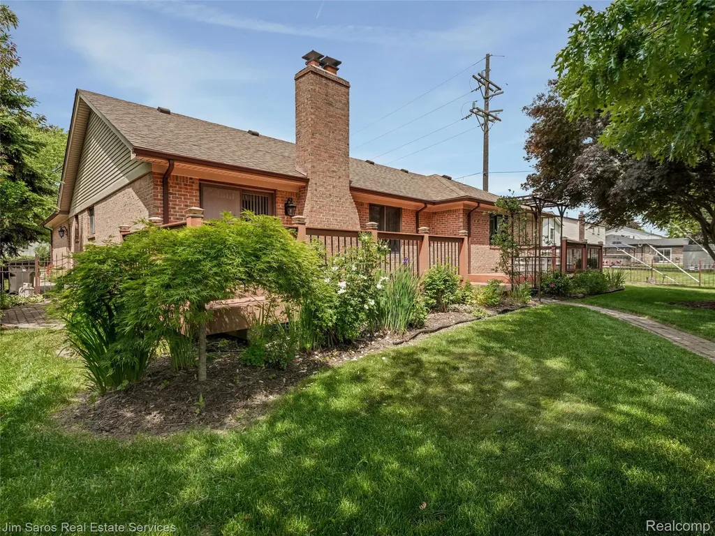 40252 Aynesley Street Clinton Charter Township MI 48038