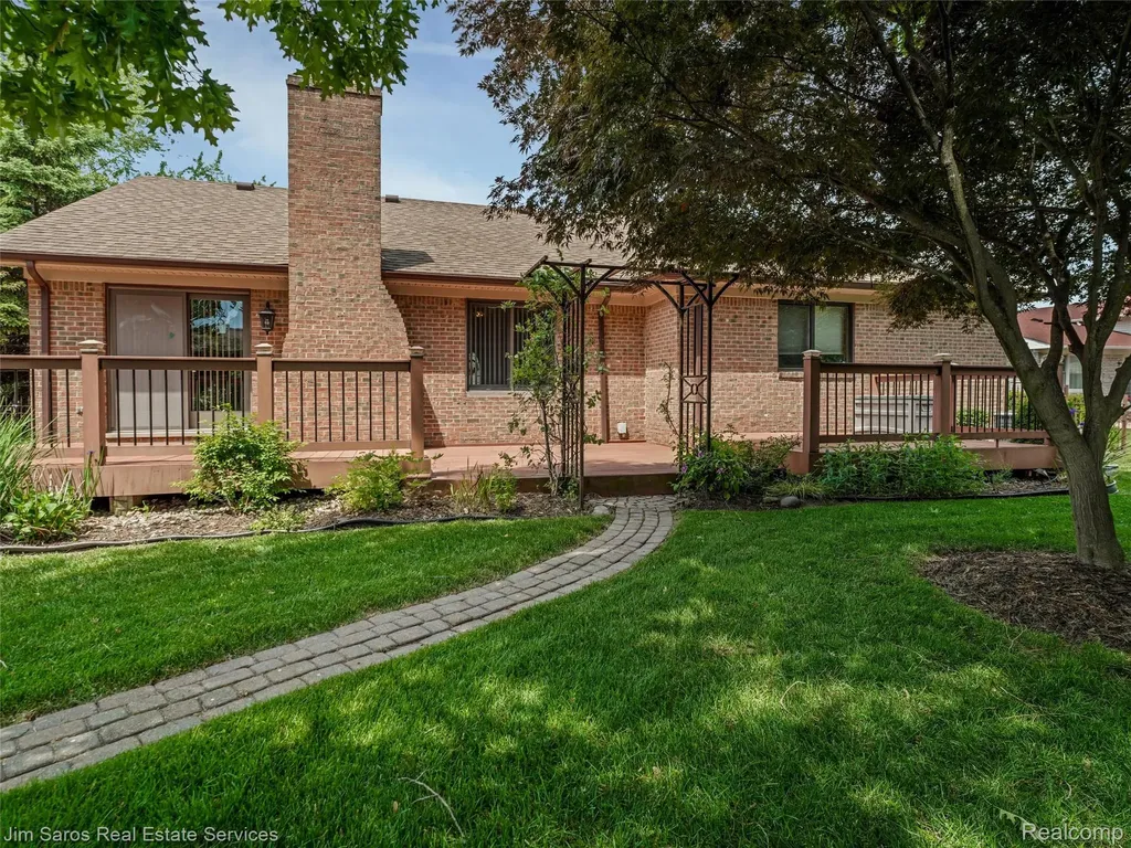 40252 Aynesley Street Clinton Charter Township MI 48038