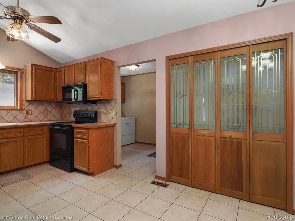 40252 Aynesley Street Clinton Charter Township MI 48038