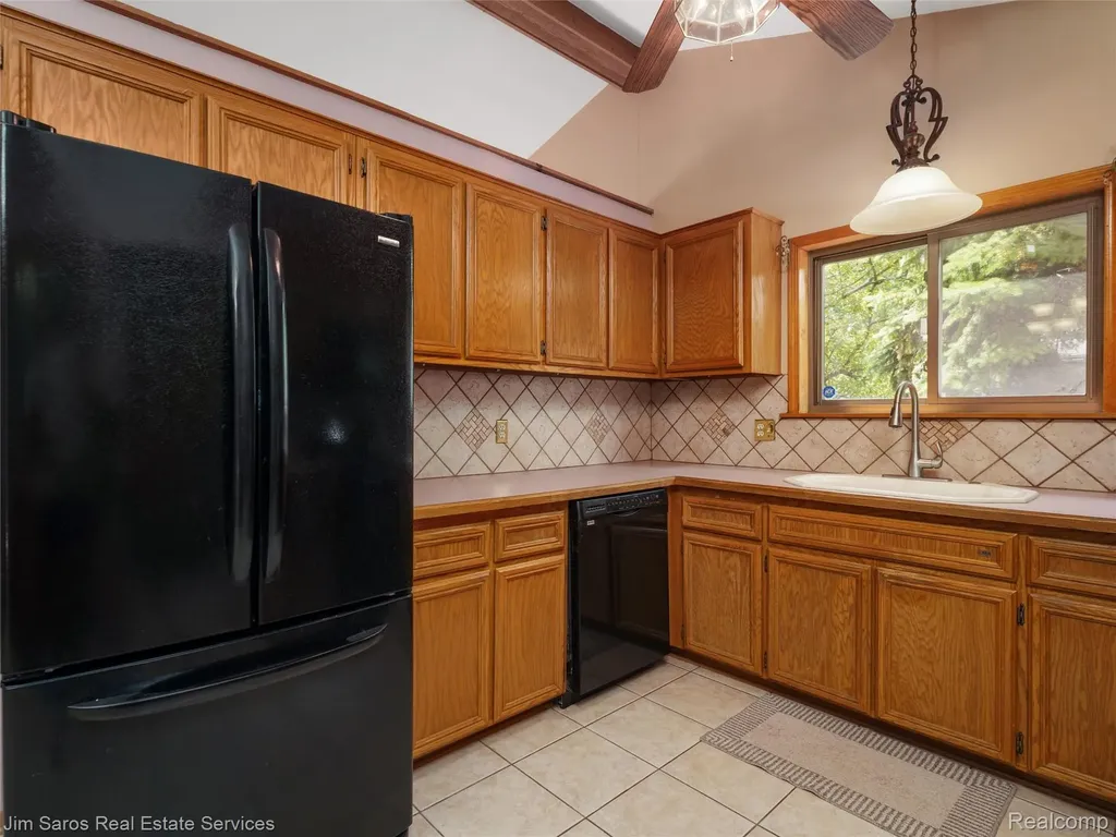 40252 Aynesley Street Clinton Charter Township MI 48038