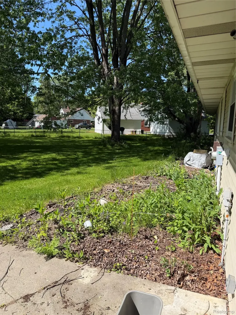 455 6th Street Marysville City MI 48040
