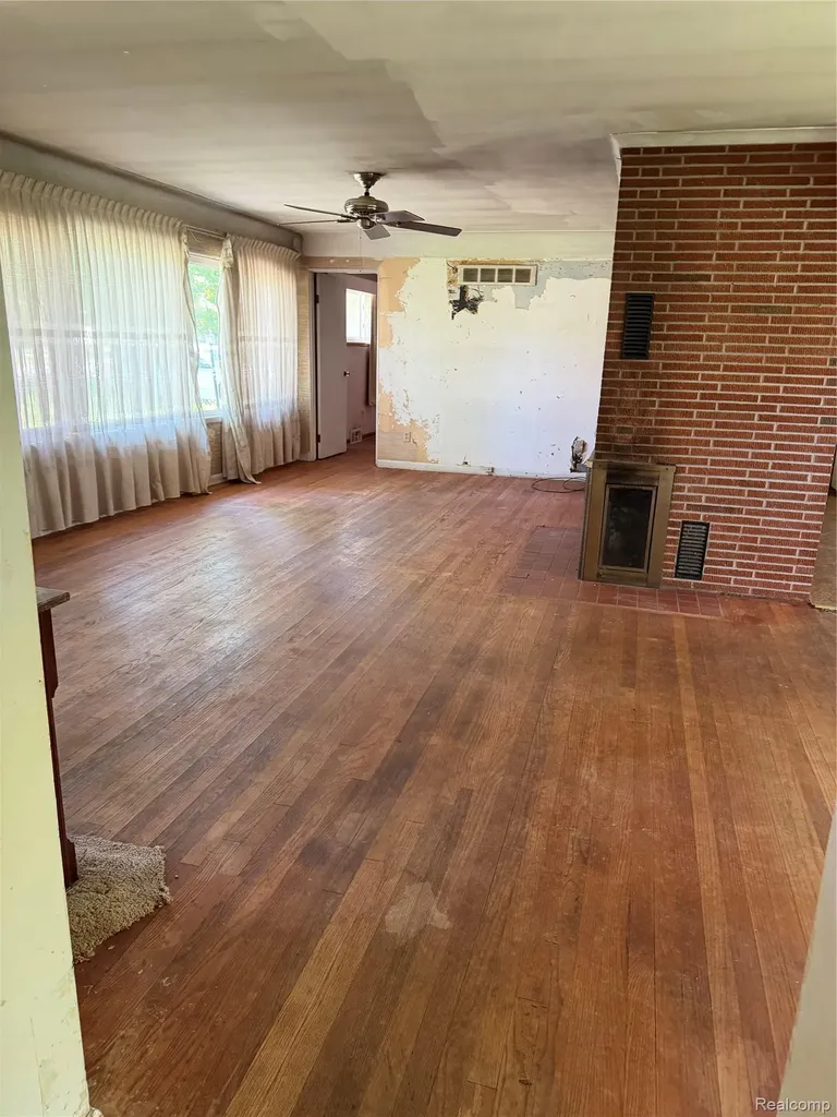 455 6th Street Marysville City MI 48040