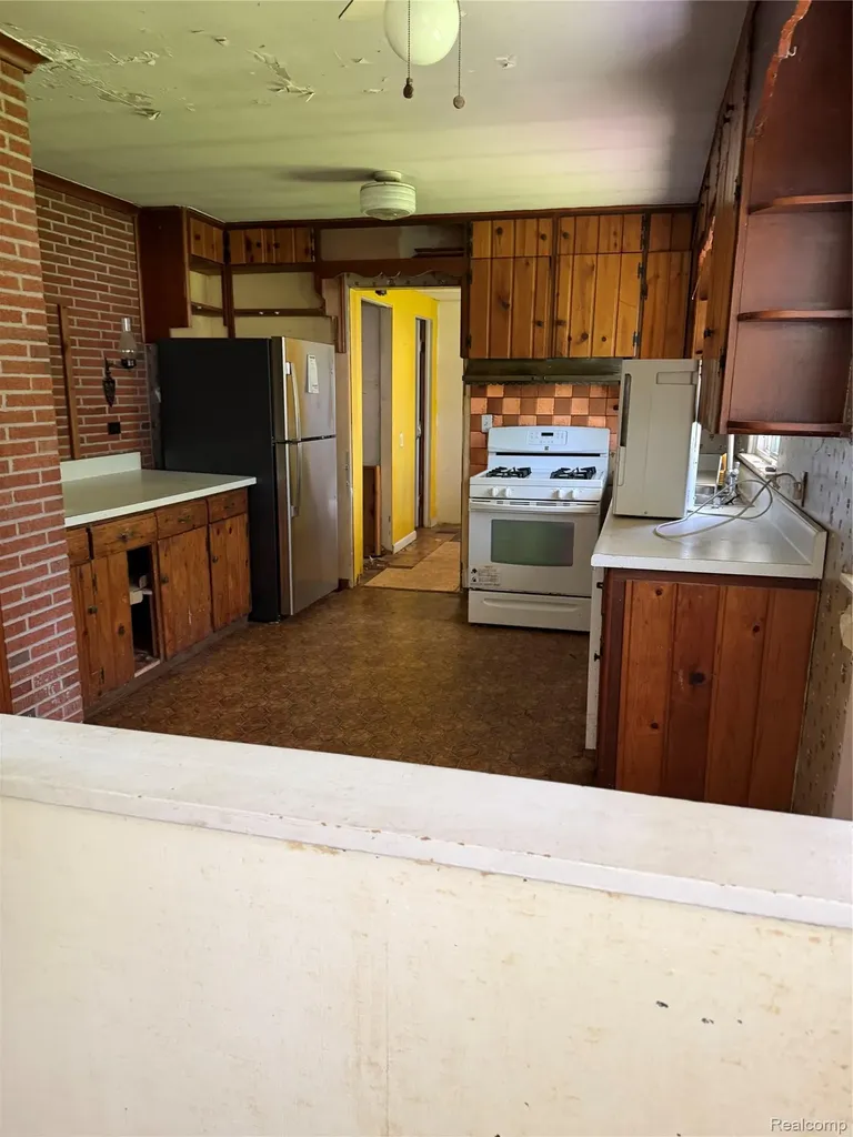 455 6th Street Marysville City MI 48040