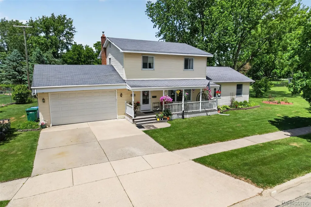 310 Browning Drive Howell City MI 48843