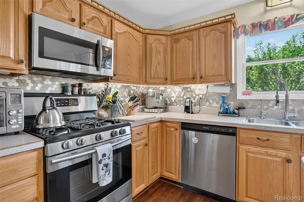 310 Browning Drive Howell City MI 48843