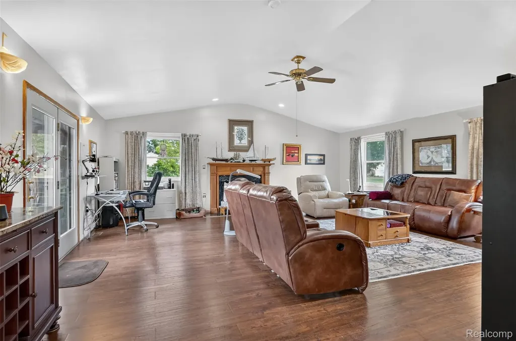 310 Browning Drive Howell City MI 48843