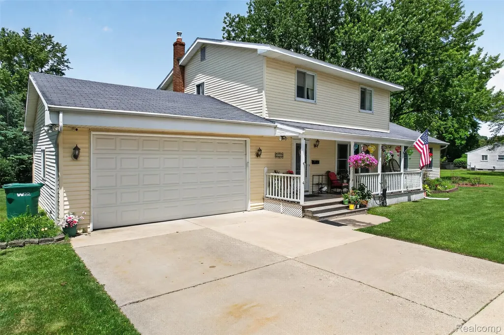 310 Browning Drive Howell City MI 48843