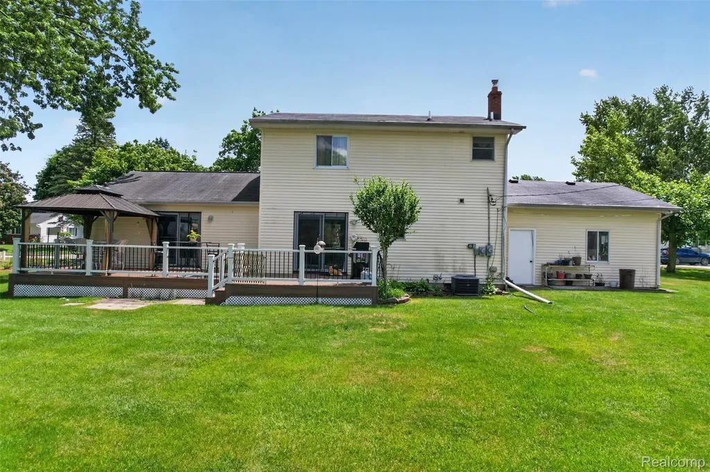 310 Browning Drive Howell City MI 48843