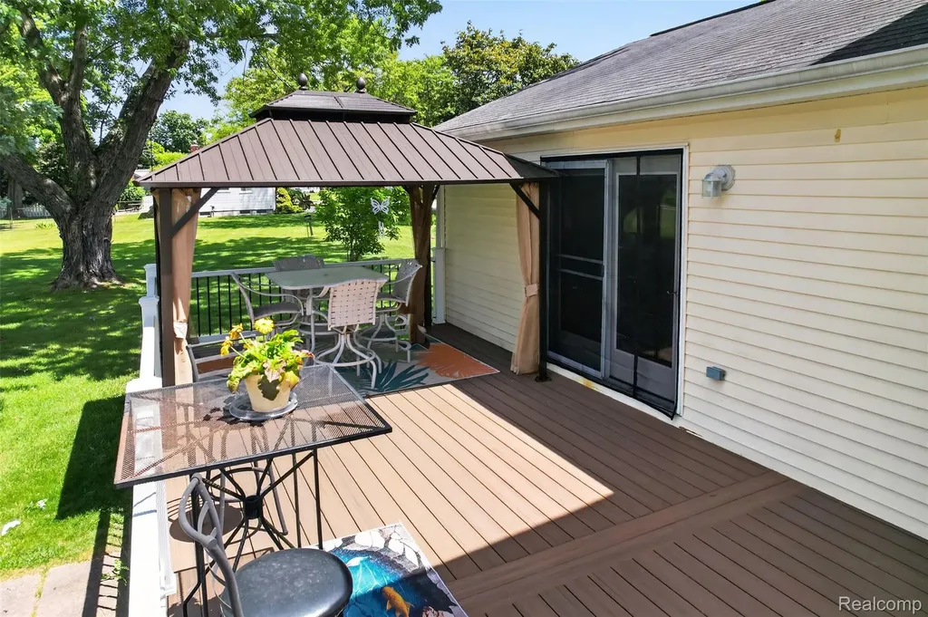 310 Browning Drive Howell City MI 48843