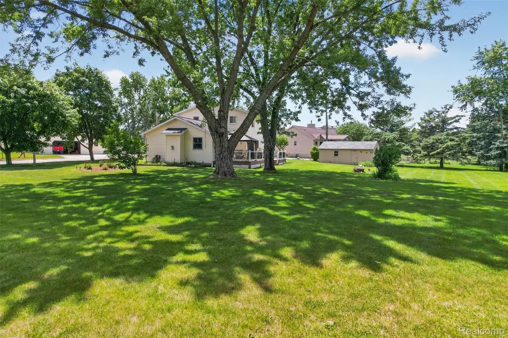 310 Browning Drive Howell City MI 48843