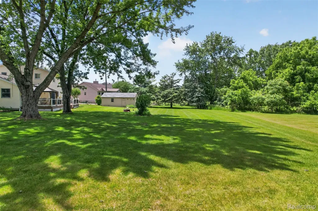 310 Browning Drive Howell City MI 48843