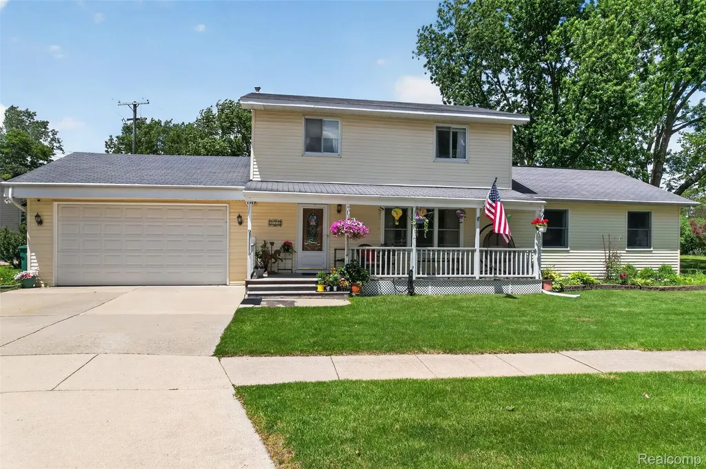 310 Browning Drive Howell City MI 48843