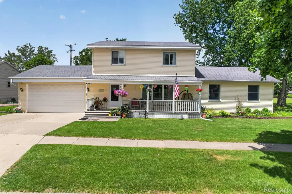 310 Browning Drive Howell City MI 48843