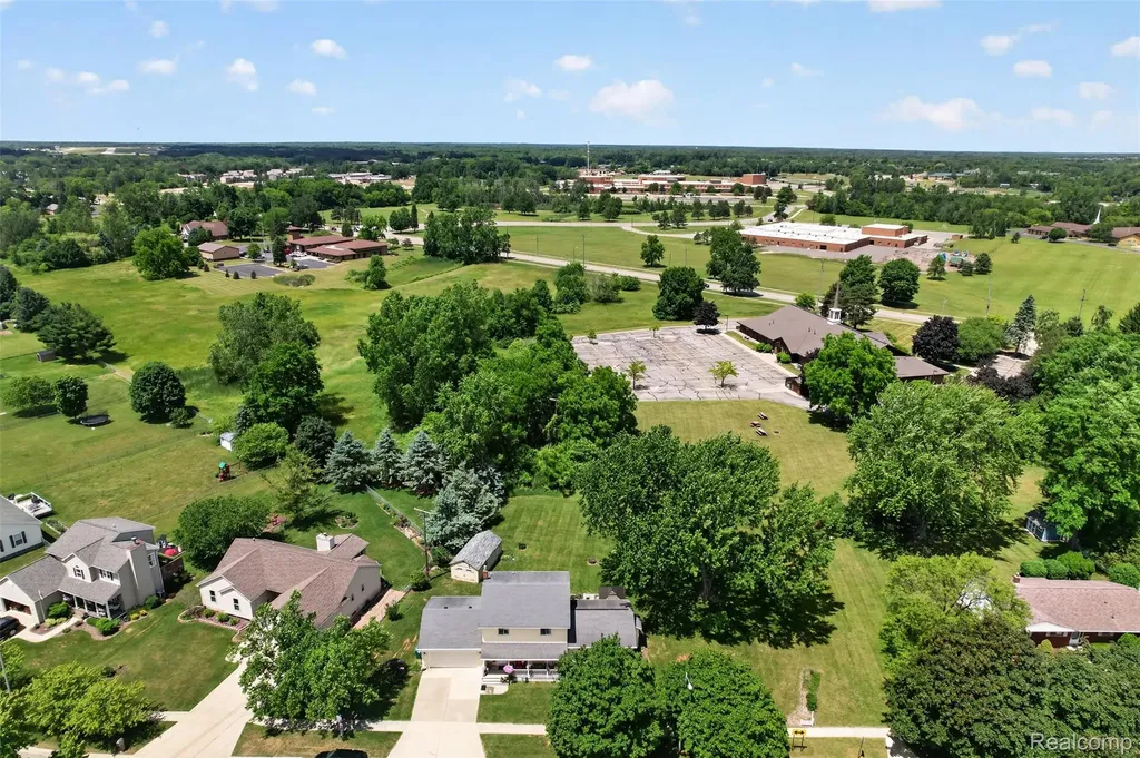 310 Browning Drive Howell City MI 48843