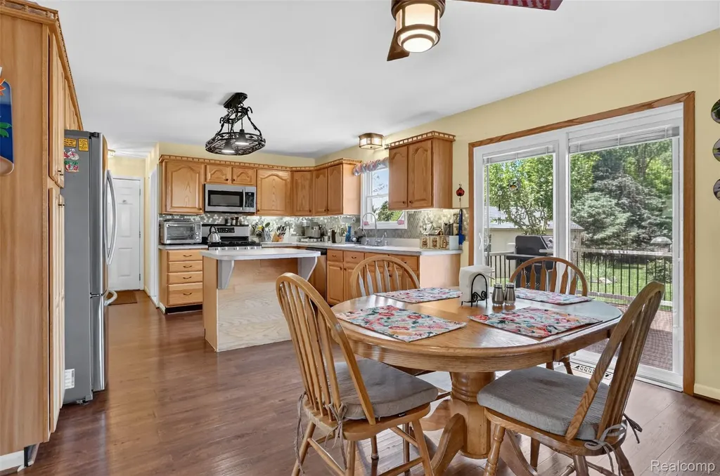 310 Browning Drive Howell City MI 48843
