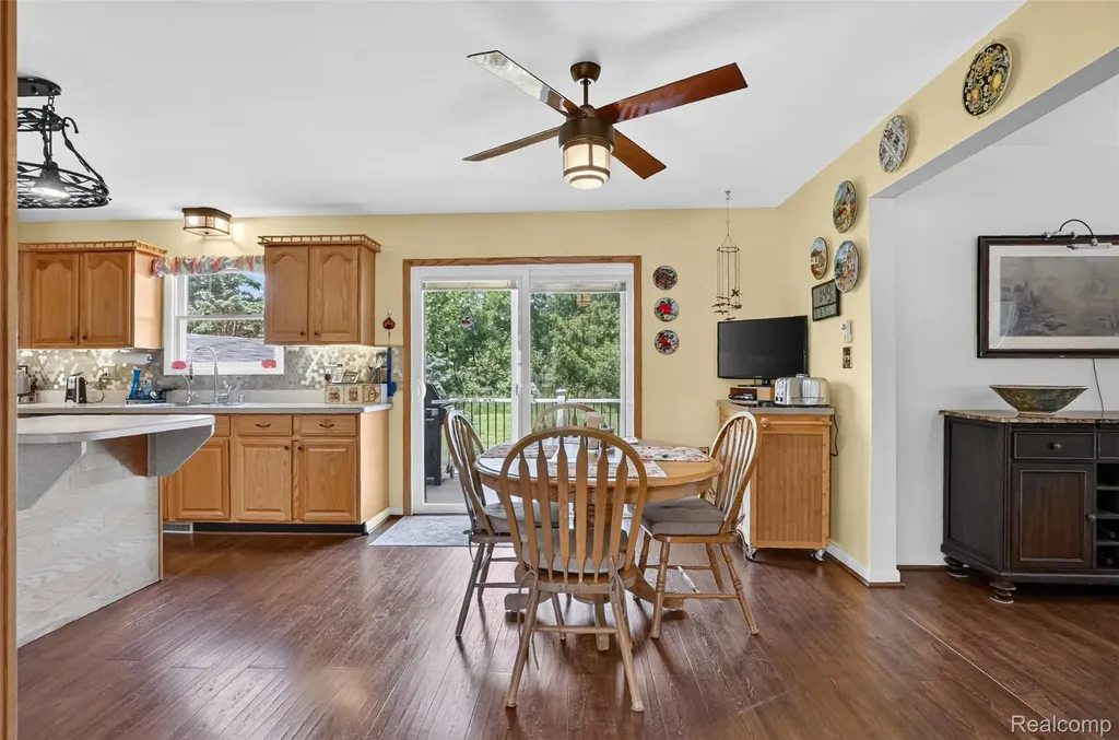 310 Browning Drive Howell City MI 48843