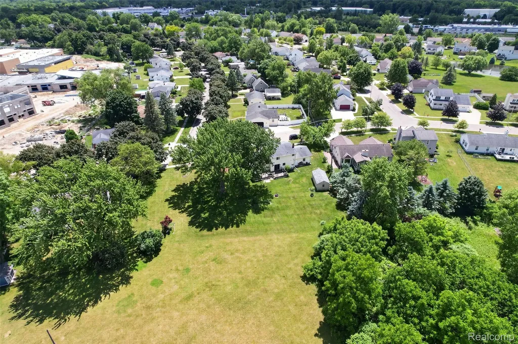 310 Browning Drive Howell City MI 48843