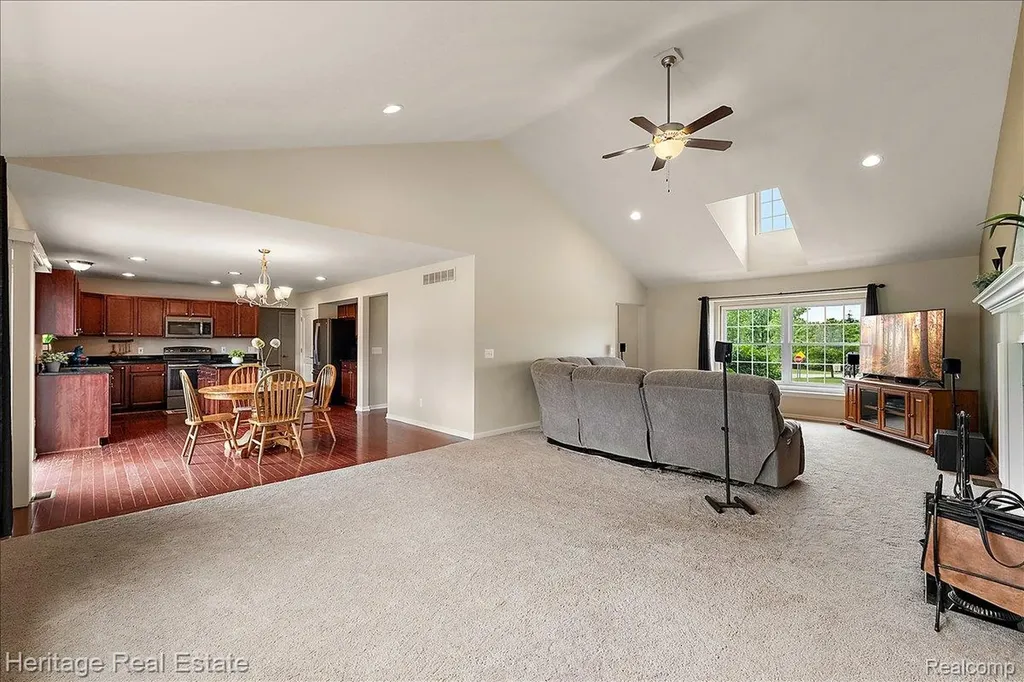 5222 Coulter Lake Boulevard Independence Charter Township MI 48348