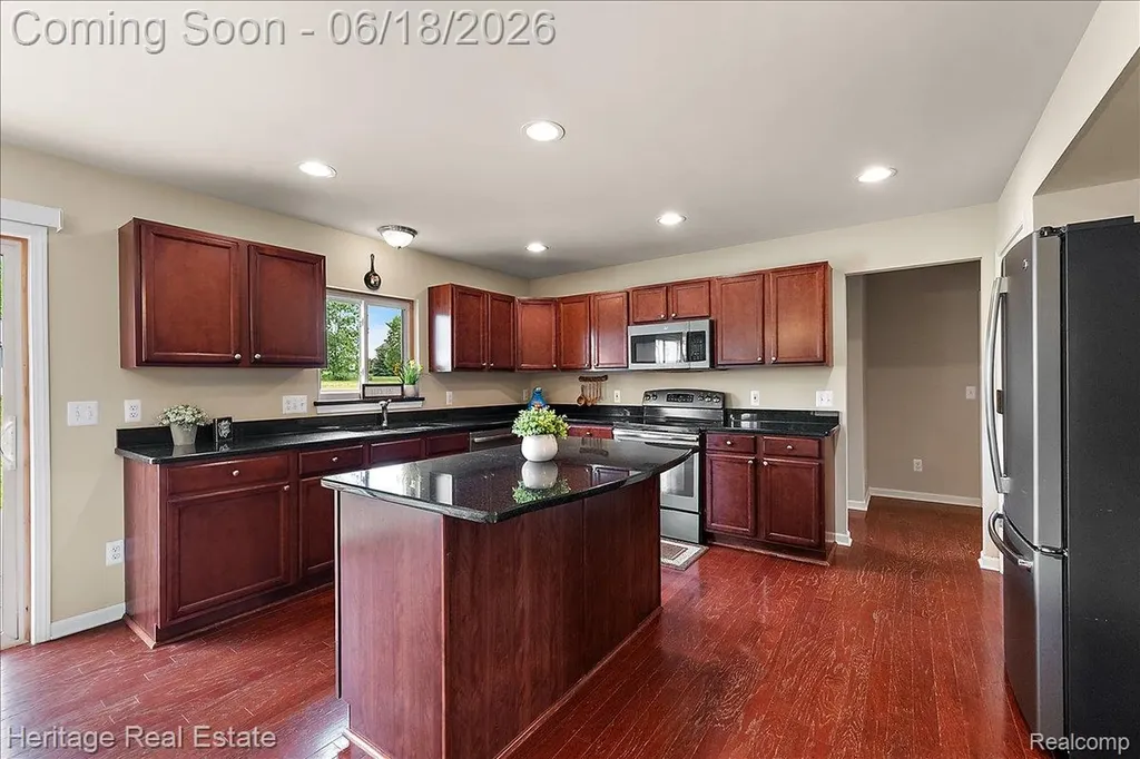 5222 Coulter Lake Boulevard Independence Charter Township MI 48348