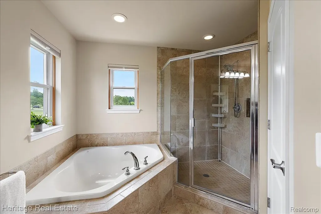 5222 Coulter Lake Boulevard Independence Charter Township MI 48348