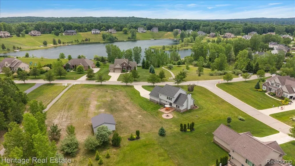 5222 Coulter Lake Boulevard Independence Charter Township MI 48348