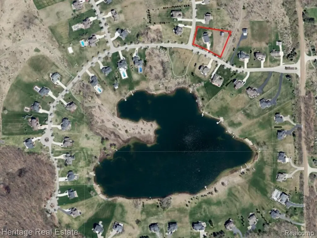 5222 Coulter Lake Boulevard Independence Charter Township MI 48348