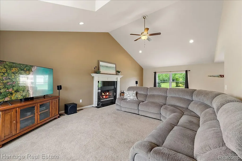 5222 Coulter Lake Boulevard Independence Charter Township MI 48348