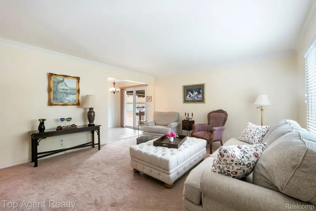 31849 Breezeway Chesterfield Township MI 48047