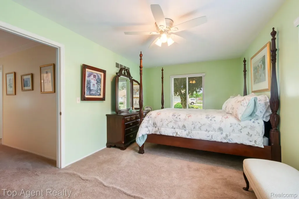 31849 Breezeway Chesterfield Township MI 48047