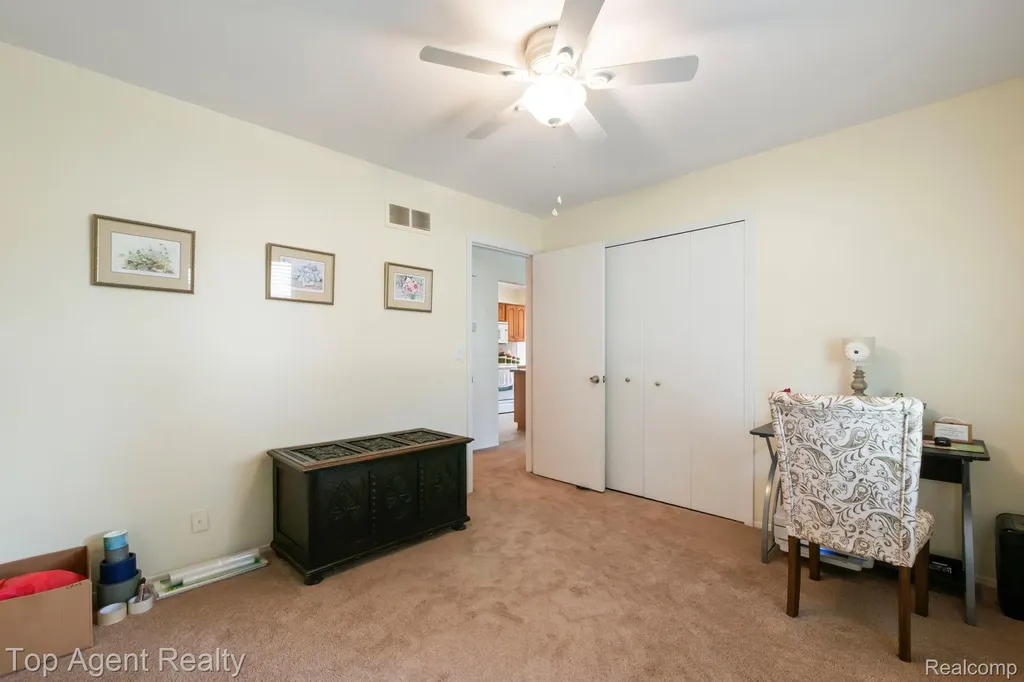 31849 Breezeway Chesterfield Township MI 48047