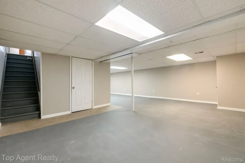 31849 Breezeway Chesterfield Township MI 48047