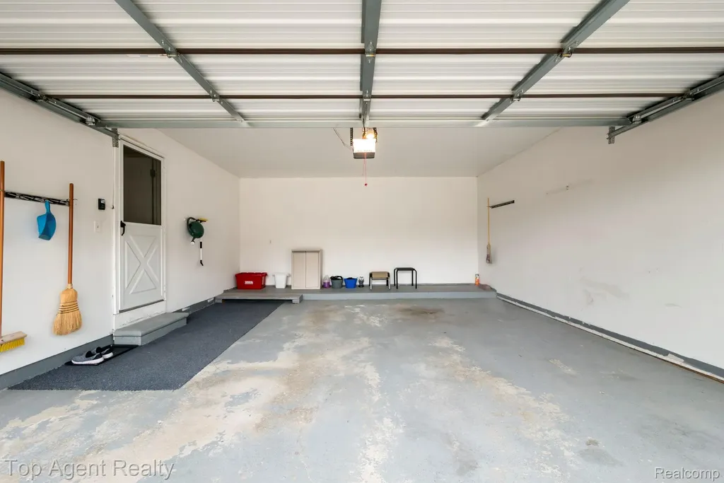 31849 Breezeway Chesterfield Township MI 48047