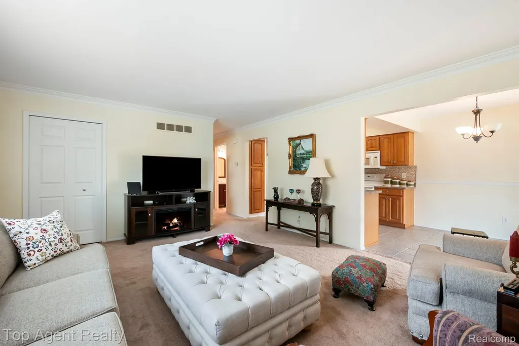 31849 Breezeway Chesterfield Township MI 48047