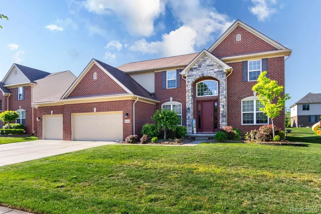 2110 Mayflower Troy City MI 48085
