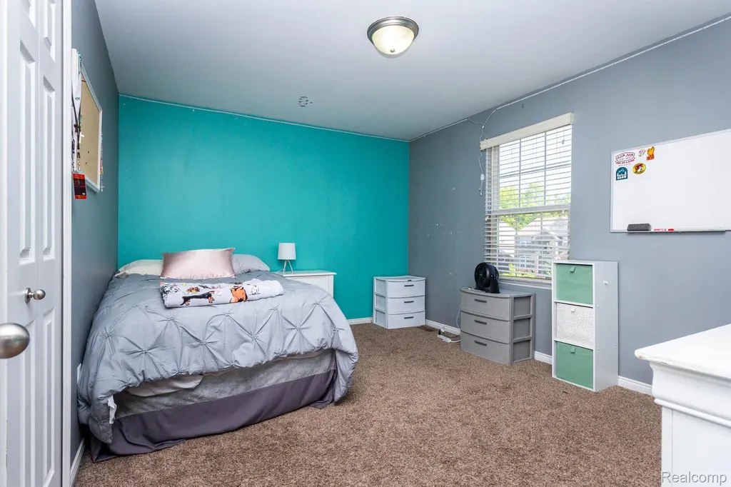 2110 Mayflower Troy City MI 48085