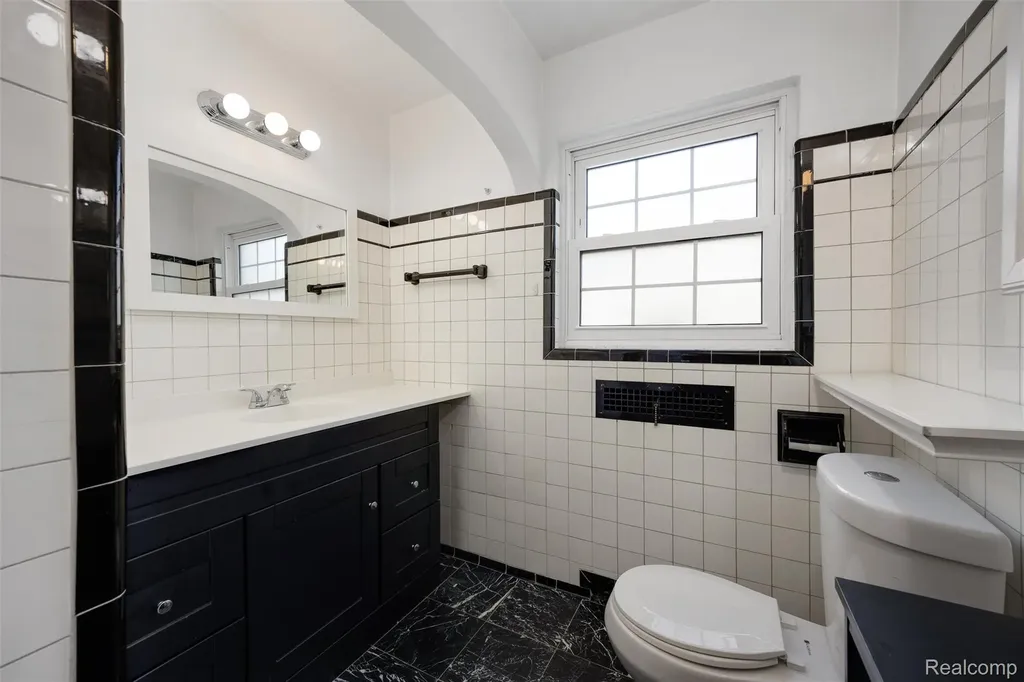 16713 Glastonbury Road Detroit City MI 48219