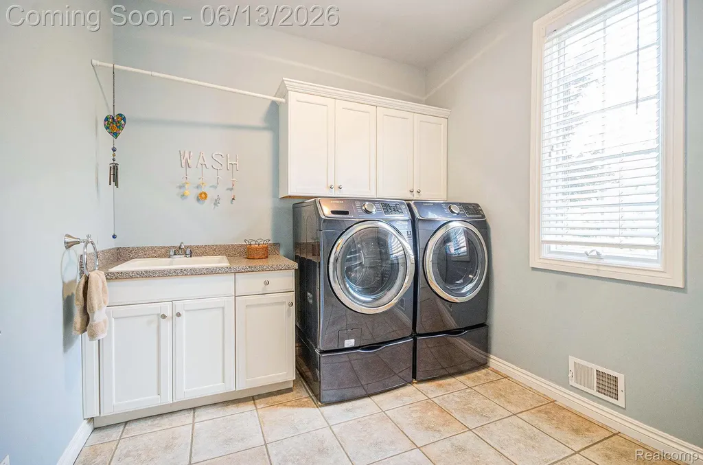 4831 Goodison Place Drive Oakland Charter Township MI 48306