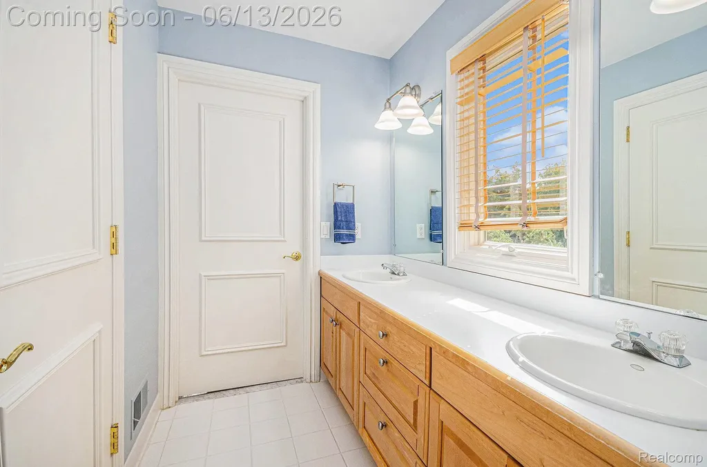4831 Goodison Place Drive Oakland Charter Township MI 48306