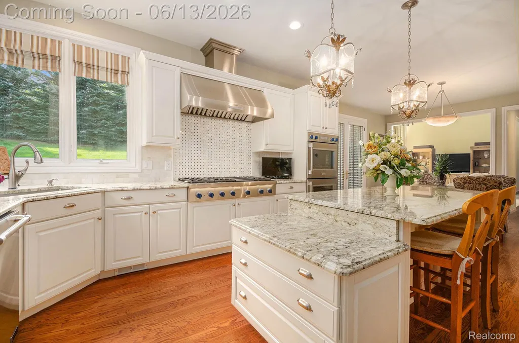 4831 Goodison Place Drive Oakland Charter Township MI 48306