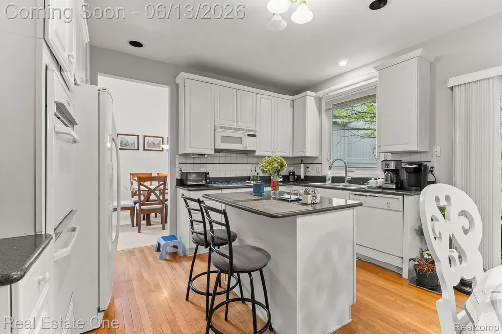 30612 Sequoia Circle Farmington Hills City MI 48331