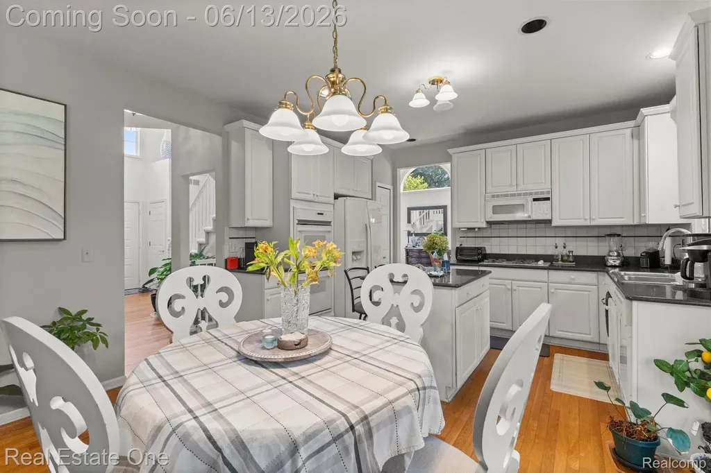 30612 Sequoia Circle Farmington Hills City MI 48331