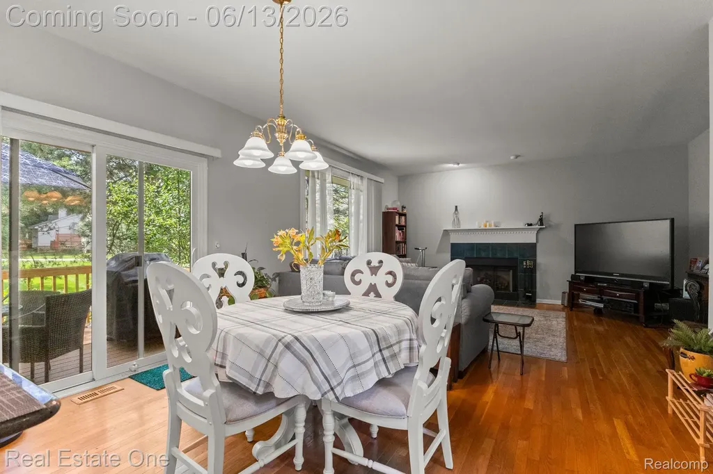 30612 Sequoia Circle Farmington Hills City MI 48331